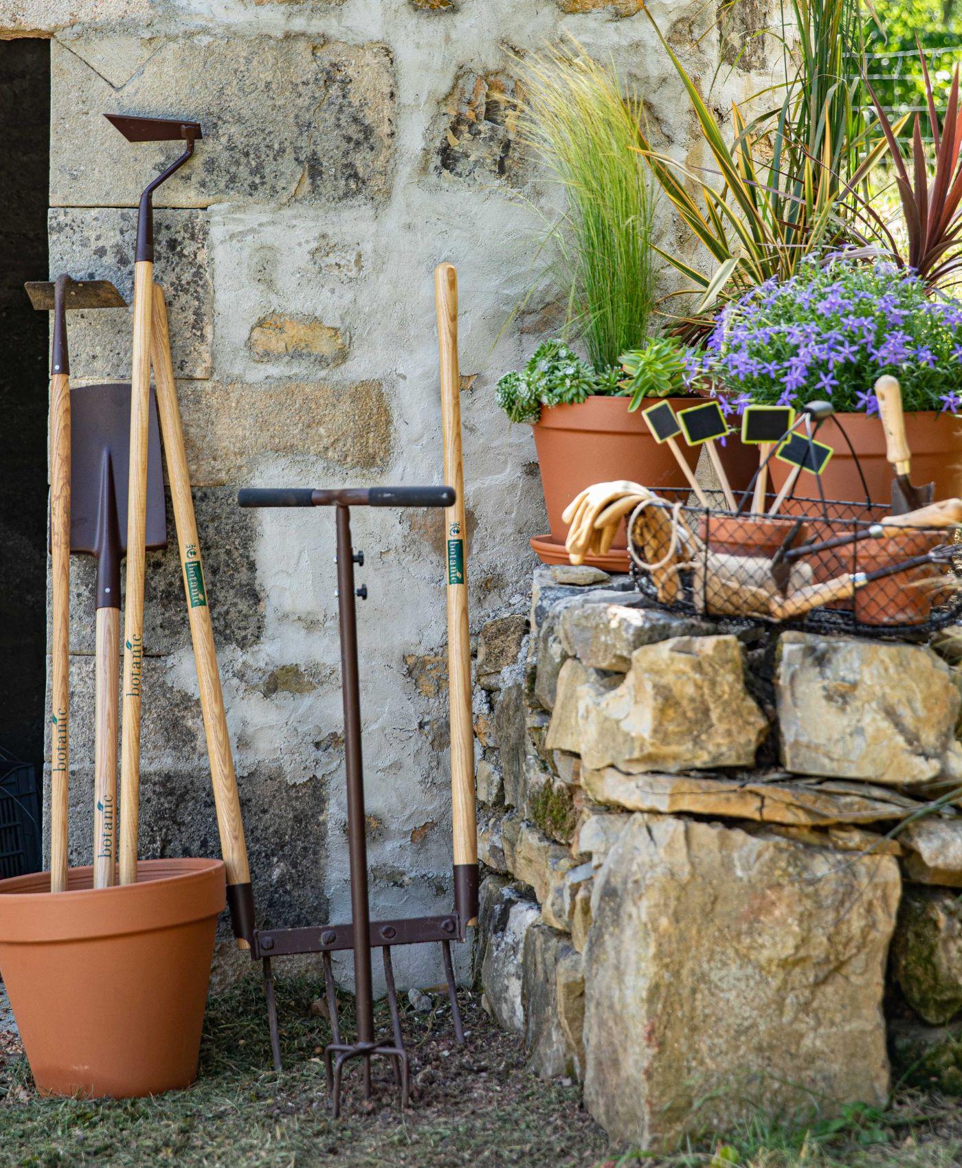 Une dizaine d'outils pour jardiner