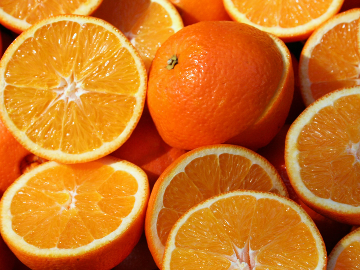 Des oranges coupées