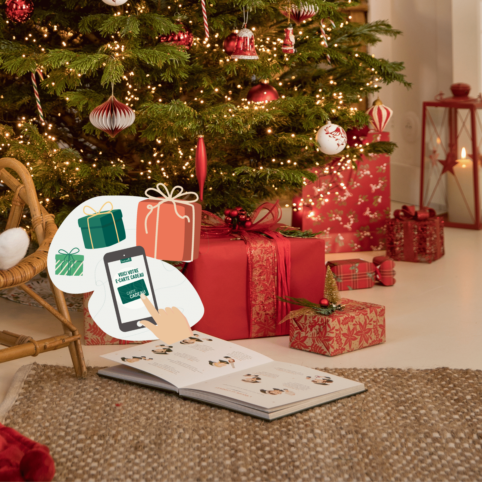 Cadeaux de Noël au pied du sapin avec picto e-carte cadeau