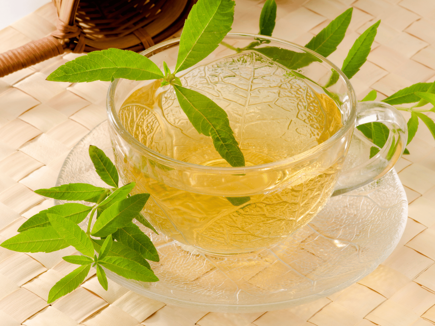 Une tasse de thé à la verveine aromatique