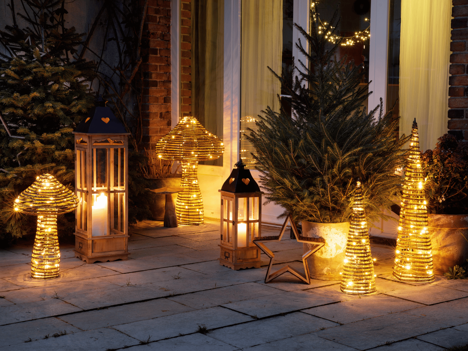 Un extérieur de maison décoré pour les fêtes