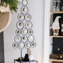 Un sapin alternatif graphique et contemporain