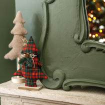 Des petits sapins à poser sur le rebord de la cheminée