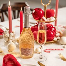 Un prosecco sur la table, vin pétillant rosé, pour un apéritif de Noël festif