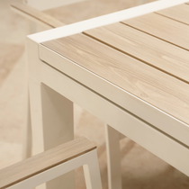 Zoom sur un coin de table Calla