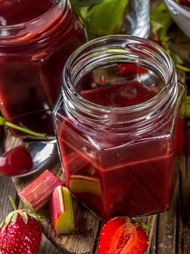 Confiture fraise – rhubarbe, une recette originale à personnaliser