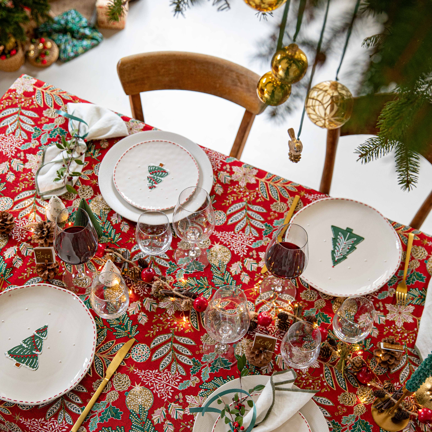 Une table de Noël au style traditionnel