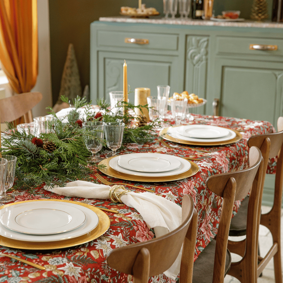 Décoration de la table de Noël au style traditionnel
