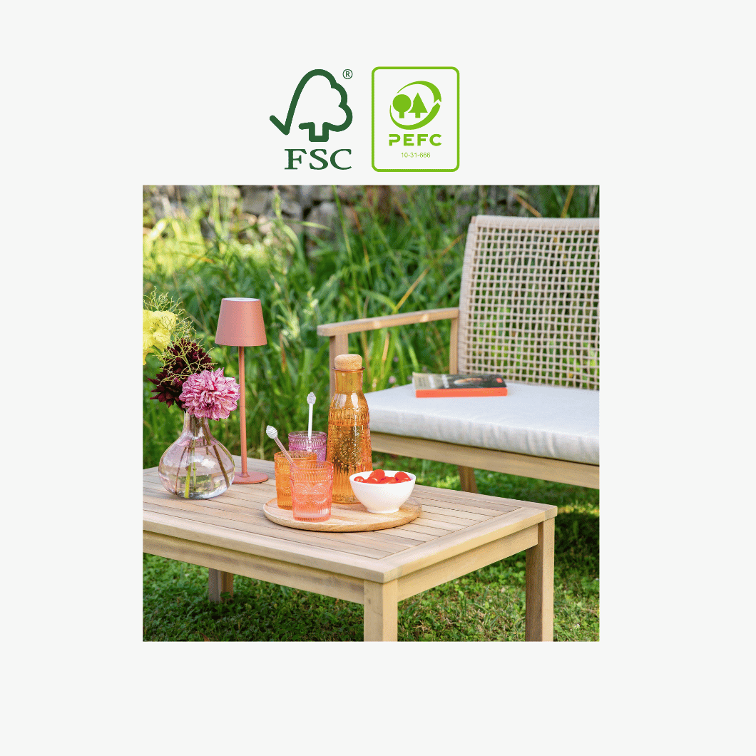 Salon de jardin avec logo des labels FCS et PEFC