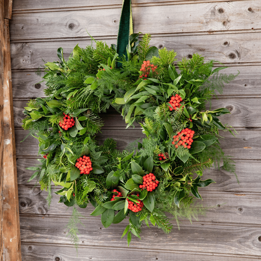 Couronne de Noël sur la porte