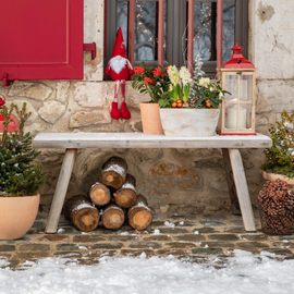 Une table extérieure de Noël au style traditionnel