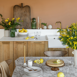 Une cuisine en automne-hiver avec du mimosa et des agrumes