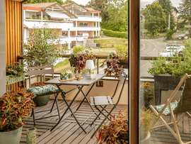 Un balcon aménager en pleine ville