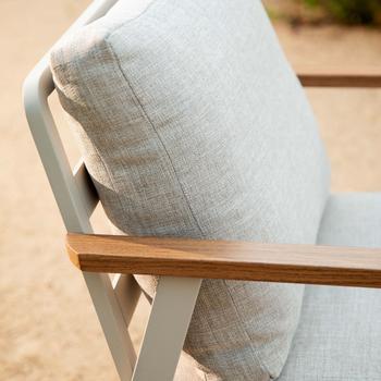 Visuel 1 du produit Salon de jardin en aluminium coloris beige Milly - 4 éléments (canapé, table basse et deux fauteuils)