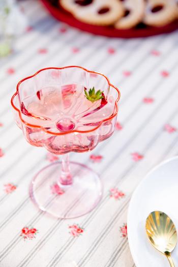 Visuel 1 du produit Coupette à champagne en verre rose Fleur - Ø 10 x H 13 cm