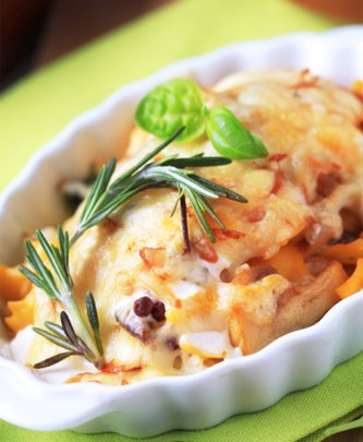 Un gratin végan de pommes de terre et de champignons