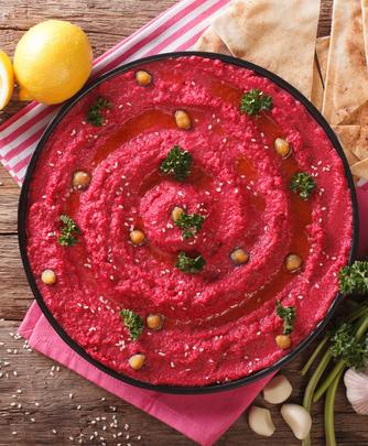 Zoom sur un houmous de betteraves Zoom sur un houmous de betteraves