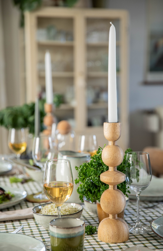 Une table au style campagne décorée entre nature et forme géométrique