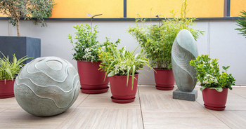 Visuel 1 du produit Soucoupe rouge cerise pour pot Poetic Joy 35 - Ø 26,6 x H 3,4 cm