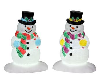 Visuel 1 du produit Personnages pour village de Noël bonhommes de neige aux chapeaux de houx lumineux en plastique coloris multicolore à piles Lemax - H 7,3 cm