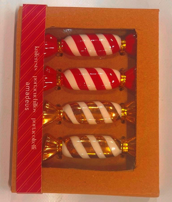 Visuel 1 du produit Coffret de 4 repose-couteaux forme bonbons rouges ou oranges en céramique Crakers