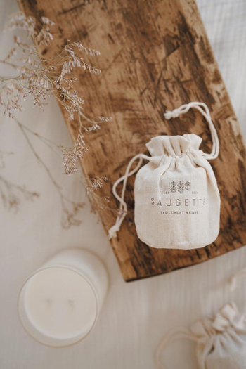 Visuel 1 du produit Bougie parfumée avec pochon Saugettes Les Essentielles senteur thym & romarin - 100 g