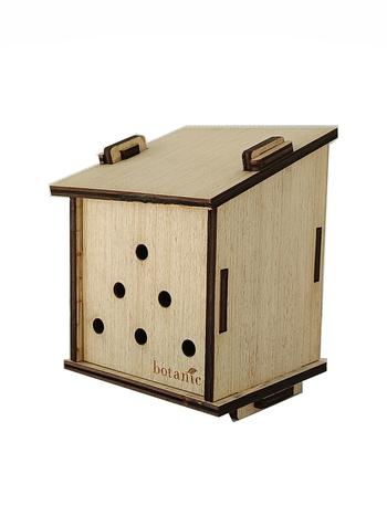 Visuel 1 du produit Abri à coccinelles laser coloris beige en bois - 11 x 11 x 14 cm