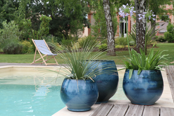 Visuel 1 du produit Pot en terre cuite émaillée coloris bleu Les Poteries d'Albi Bahia - Ø 35 x H 38 cm