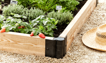 Visuel 1 du produit Charnière pour potager modulable en PVC recyclé coloris noir Mon Petit Potager - 16,5 x 14 x 4,3 cm