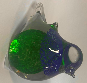 Visuel 1 du produit Oiseau vert et bleu en verre façon sulfure Noa - 6,5 x 11,5 x 8,5 cm