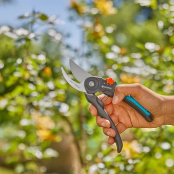 Visuel 2 du produit Sécateur à lames franches ajustables Gardena PremiumCut Flex - taille S-M