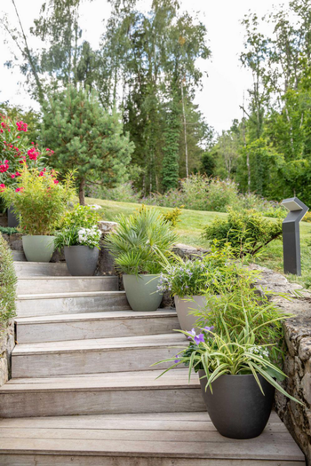 Visuel 1 du produit Pot en matière synthétique recyclée vert kaki Poétic Élément conique - Ø 49,3 x H 42 cm