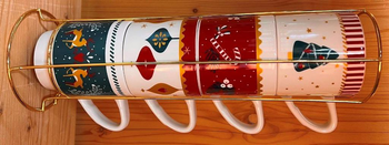 Visuel 1 du produit Tasses en porcelaine motifs et couleurs de Noël Rudolphe avec support tour en métal - 10 x 8,5 x 6,8 cm