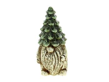 Visuel 1 du produit Gnome décoratif à poser en céramique avec chapeau sapin vert - Ø 9,5 x H 20,5 cm
