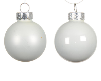 Visuel 1 du produit Ensemble de 16 boules en verre émaillé et mat blanc d’hiver - Ø 3,5 cm