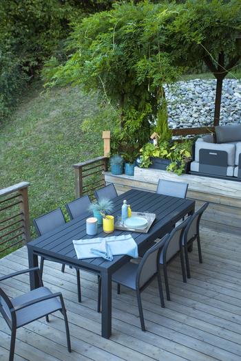 Visuel 1 du produit Fauteuil de jardin coloris gris en aluminium et textilène Carlina - 63 x 56 x 86,5 cm
