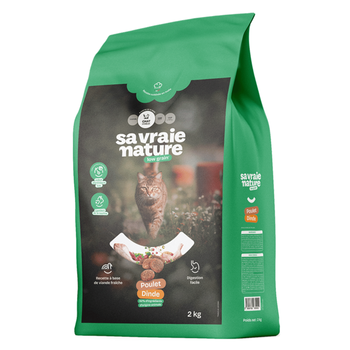 Visuel 1 du produit Croquettes chat stérilisé poulet & dinde réduites en céréales Sa Vraie Nature - 2 kg
