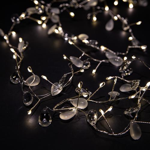 Visuel 1 du produit Guirlande lumineuse de Noël gouttes en verre LED blanc chaud câble argent à piles intérieur - 2 m