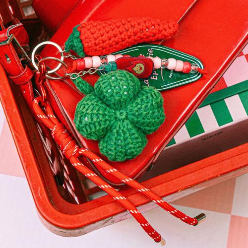 Visuel 3 du produit Kit DIY Crochet Porte-clés Lucky Paper La Petite Épicerie