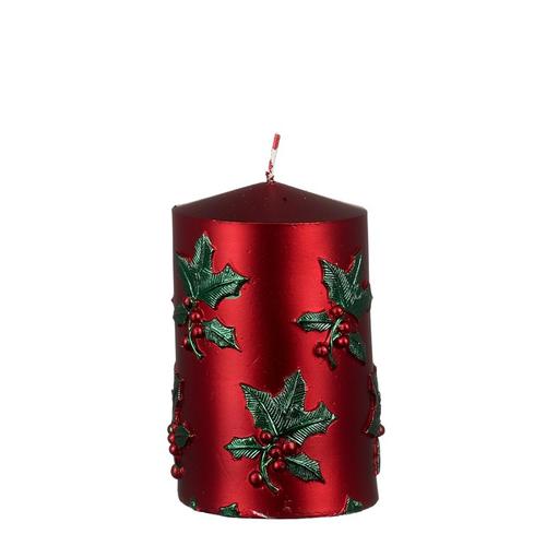 Visuel 1 du produit Bougie pilier en paraffine rouge avec décor feuilles de houx petit modèle - Ø 7 x H 11 cm