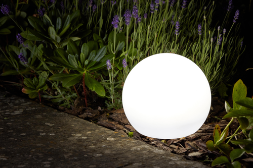 Visuel 2 du produit Sphère pour jardin couleurs changeantes coloris multicolore effet blanc froid en plastique Smartgarden - 23 x 25 x 25 cm