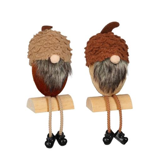 Visuel 1 du produit Gnome avec bonnet pomme de pin assis sur bois certifié FSC® - 7 x 6,5 x 15 cm