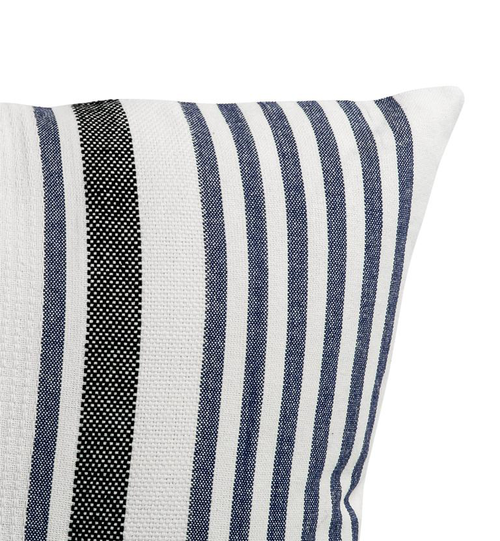 Visuel 2 du produit Coussin décoratif carré lignes coloris multicolore en coton - 45 x 45 cm