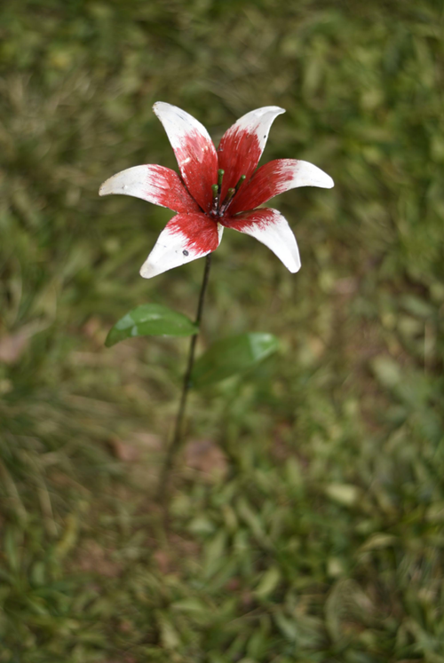 Visuel 1 du produit Tuteur lys rose en métal recyclé Chouette & Co