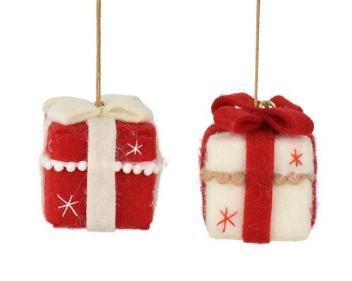 Visuel 1 du produit Cadeau à suspendre en laine rouge et blanc - 7 x 7 x 8 cm