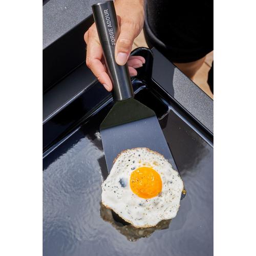 Visuel 4 du produit Spatule courte pour plancha coloris noir en titane Forge Adour - 26 x 10 x 0,65 cm