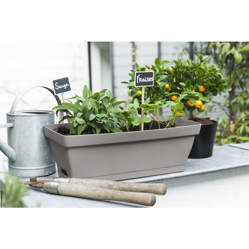 Visuel 4 du produit Jardinière en plastique taupe avec soucoupe clipsée et support Eda Poetic Roméo – 49 x 28 x 19 cm