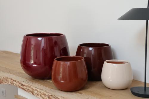 Visuel 1 du produit Pot rond en terre émaillée coloris cerise Les Poteries d'Albi Cancale - Ø 17 x H 17 cm