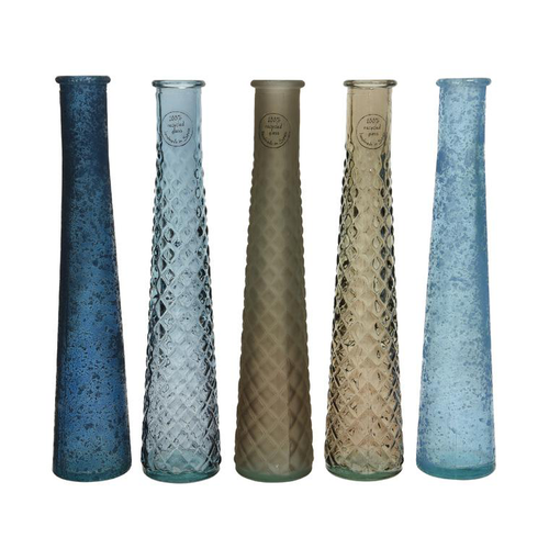 Visuel 1 du produit Vase en verre recyclé avec un relief gaufré – Ø 7 x 32 cm (produit vendu à l'unité, livré aléatoirement parmi cinq modèles)